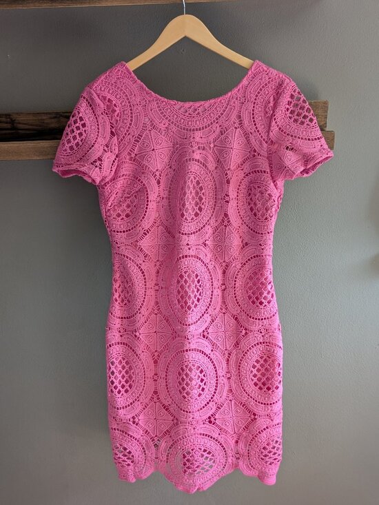 superdown Dresses & Skirts - Bodycon Pink Medallion Crochet Lace Open Low Back  Dress Women's Size Large
